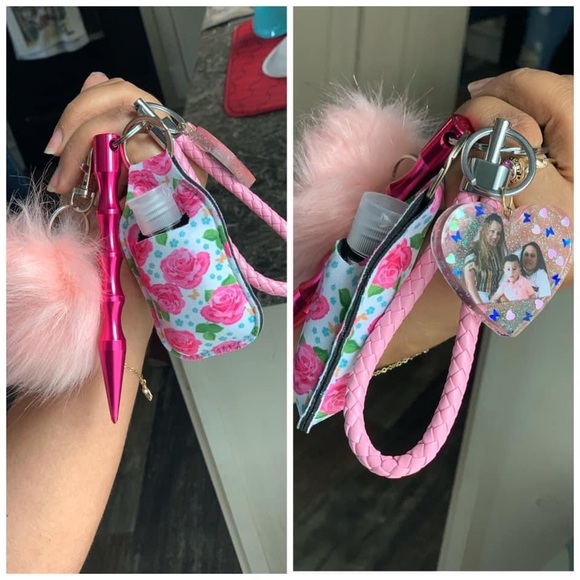 Custom keychains - Picture 2 of 2